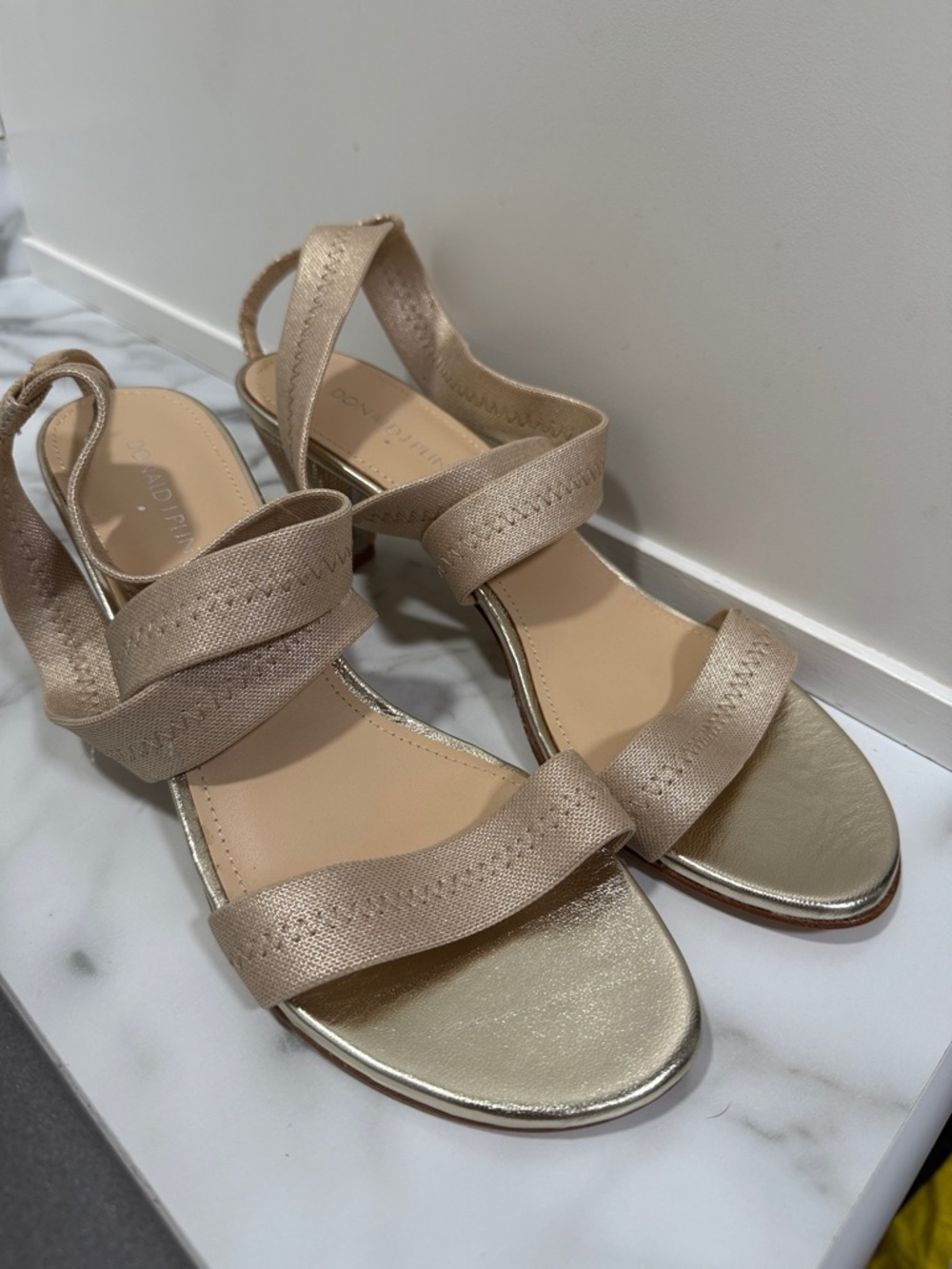 Donald J. Pliner Anitra gold strap sandals women’s size 8.5
